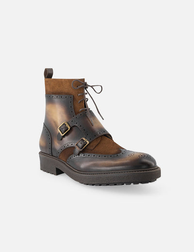 Botin en piel y ante color caoba con sombreados en aerografo y picado María para hombre