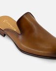 Mule en piel napa color cuero con sombreados para hombre