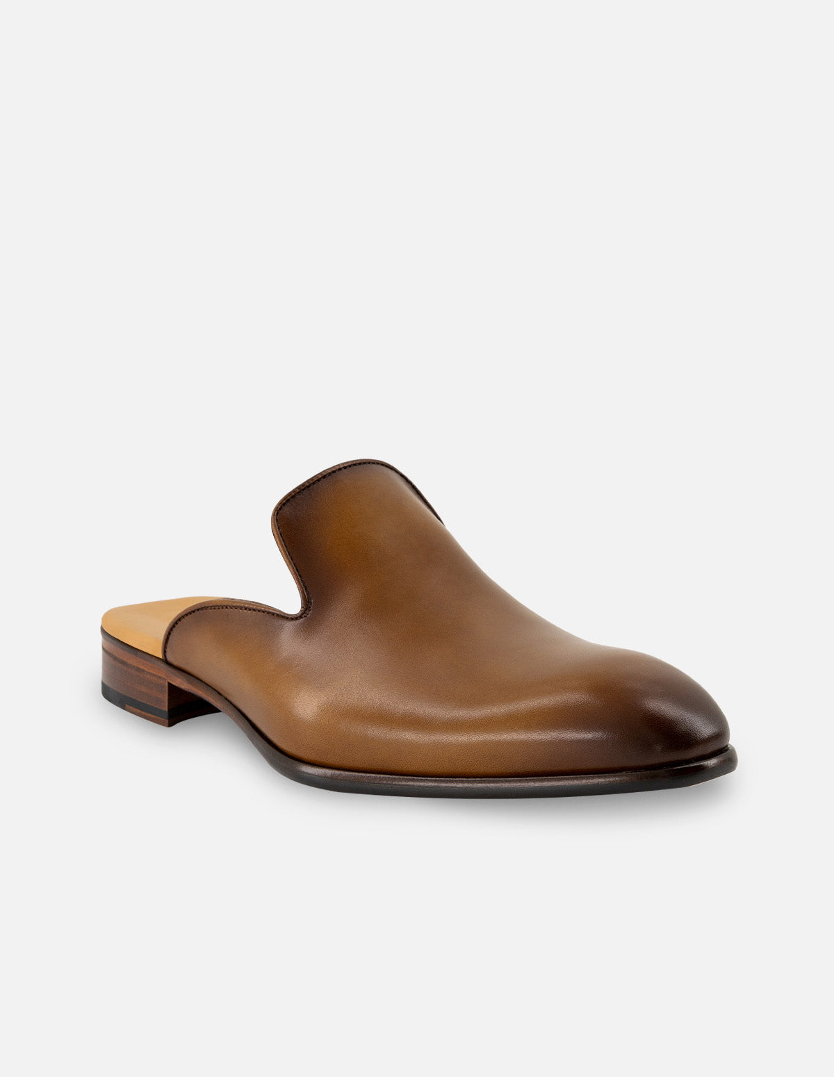 Mule en piel napa color cuero con sombreados para hombre