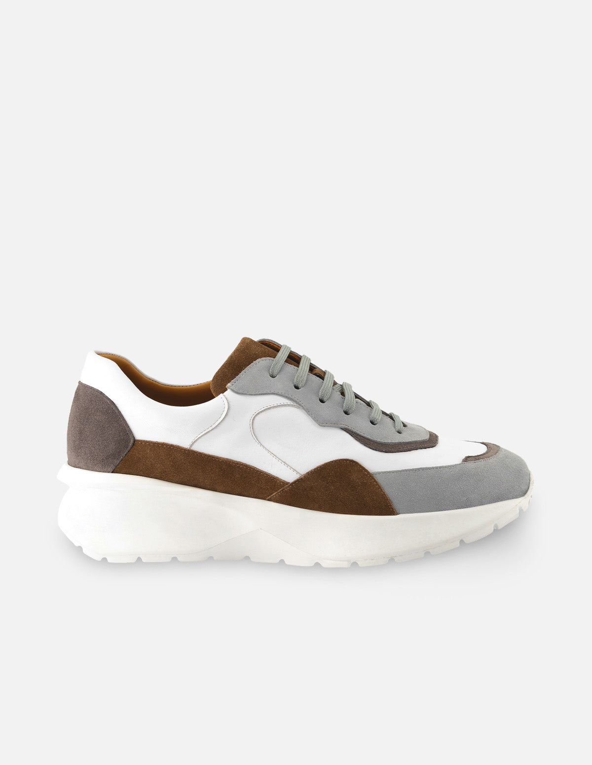 Tenis en piel napa color blanco con aplicaciones de ante para hombre