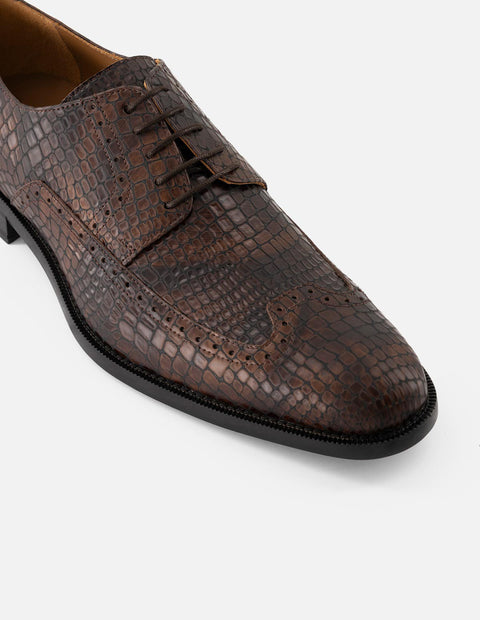 Zapato Blucher café piel grabada tipo coco para hombre con detalles en picado
