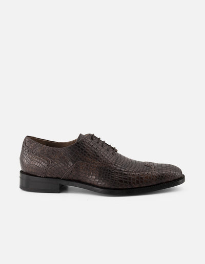 Zapato Blucher café piel grabada tipo coco para hombre con detalles en picado
