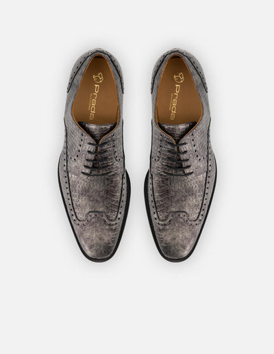 Zapato Blucher gris piel grabada tipo coco para hombre con detalles en picado