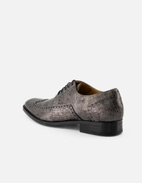 Zapato Blucher gris piel grabada tipo coco para hombre con detalles en picado