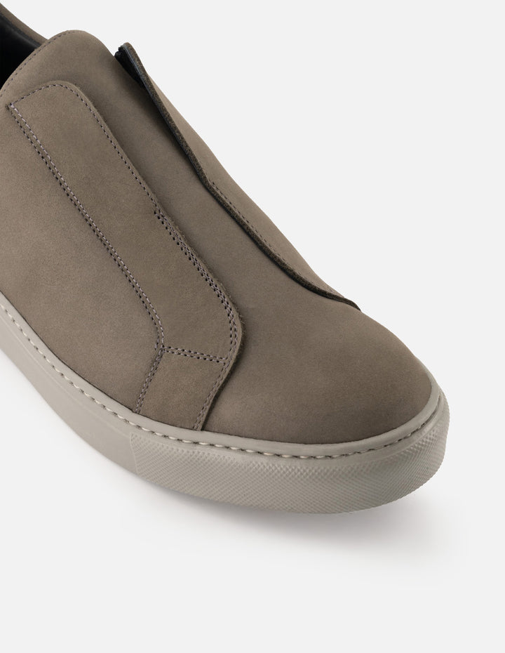 Tenis verde de nobuck para hombre sin cordones