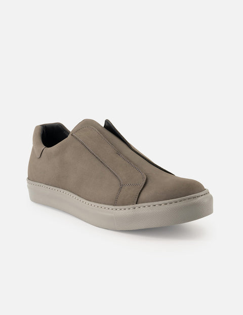Tenis verde de nobuck para hombre sin cordones