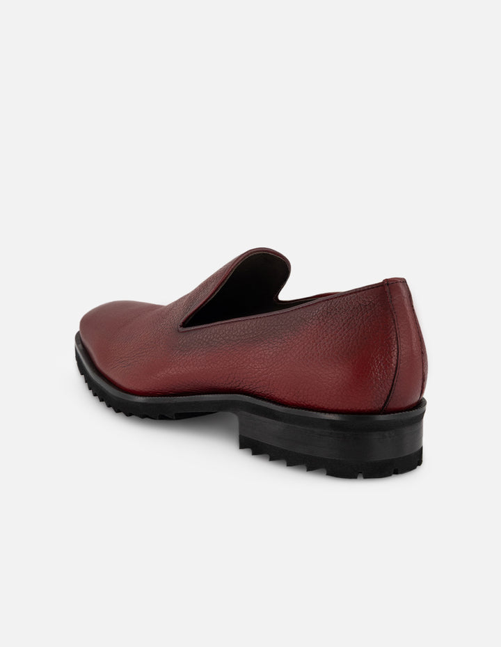 Mocasines vino en piel bombeada para hombre con suela dentada