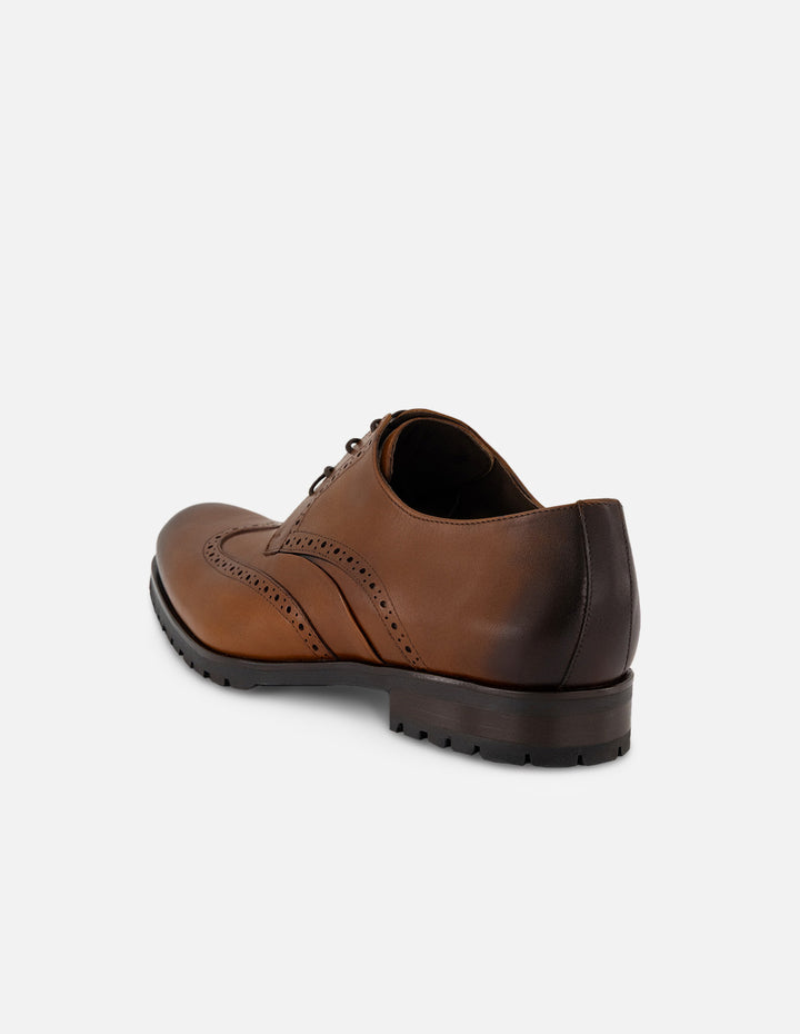 Zapatos blucher color cuero de piel con sombreado en punta