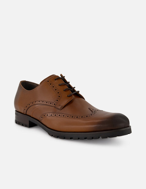 Zapatos blucher color cuero de piel con sombreado en punta