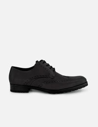 Zapatos blucher negro de piel para hombre con detalle en la punta