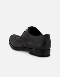 Zapatos blucher negro de piel para hombre con detalle en la punta