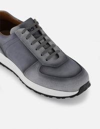 Tenis con combinación de ante y piel en color gris para hombre