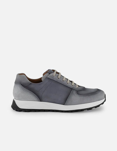 Tenis con combinación de ante y piel en color gris para hombre