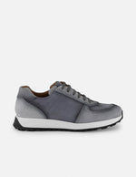 Tenis con combinación de ante y piel en color gris para hombre