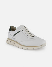 Tenis con ribete en rojo y verde en piel color blanco para hombre