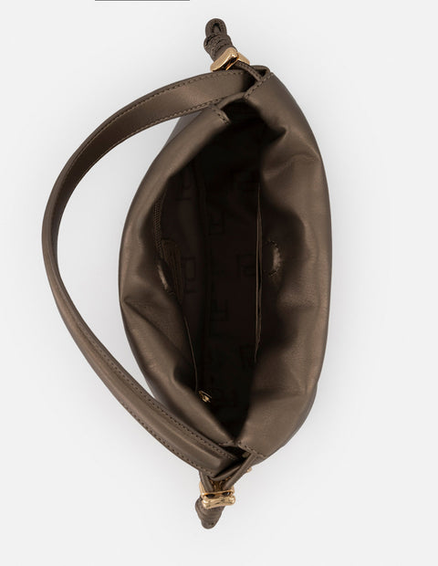 Minibolso oro vegano para mujer con logo frontal