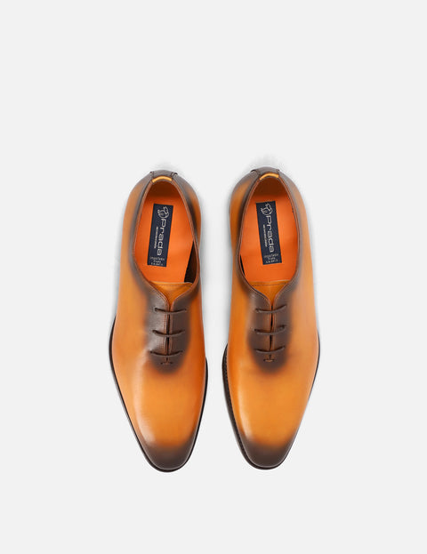 Oxford en piel color mostaza con sombreado