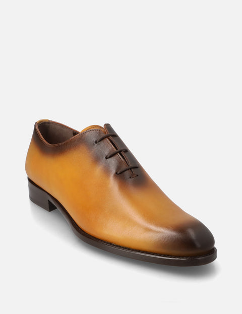 Oxford en piel color mostaza con sombreado