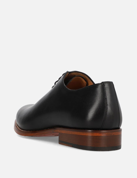Oxford en piel napa color negro