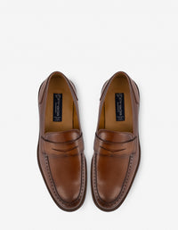 Mocasín en piel napa color cuero con calado para hombre