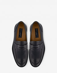 Mocasín en piel napa color negro con calado para hombre