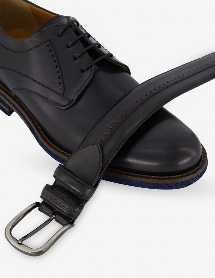 Cinturón en piel color negro con picado para hombre