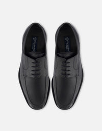 Blucher de piel color negro con suela de goma para hombre.