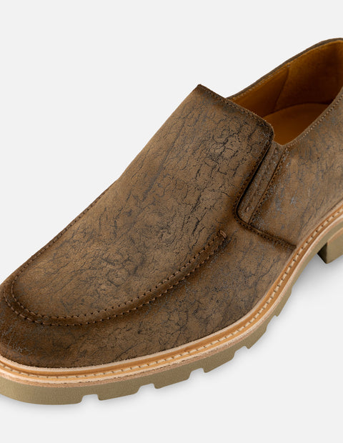 Mocasín en piel ante color beige con acabado metalizado para hombre