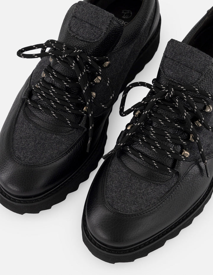 Zapato Oxford gris de piel para hombre con combinación de materiales