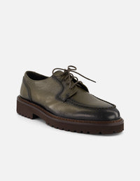 Zapato Blucher verde piel bombeada para hombre con detalle