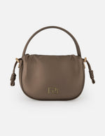 Minibolso oro vegano para mujer con logo frontal