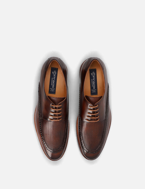 Blucher con bordón en piel grabada color cuero