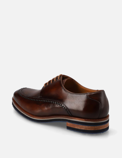 Blucher con bordón en piel grabada color cuero