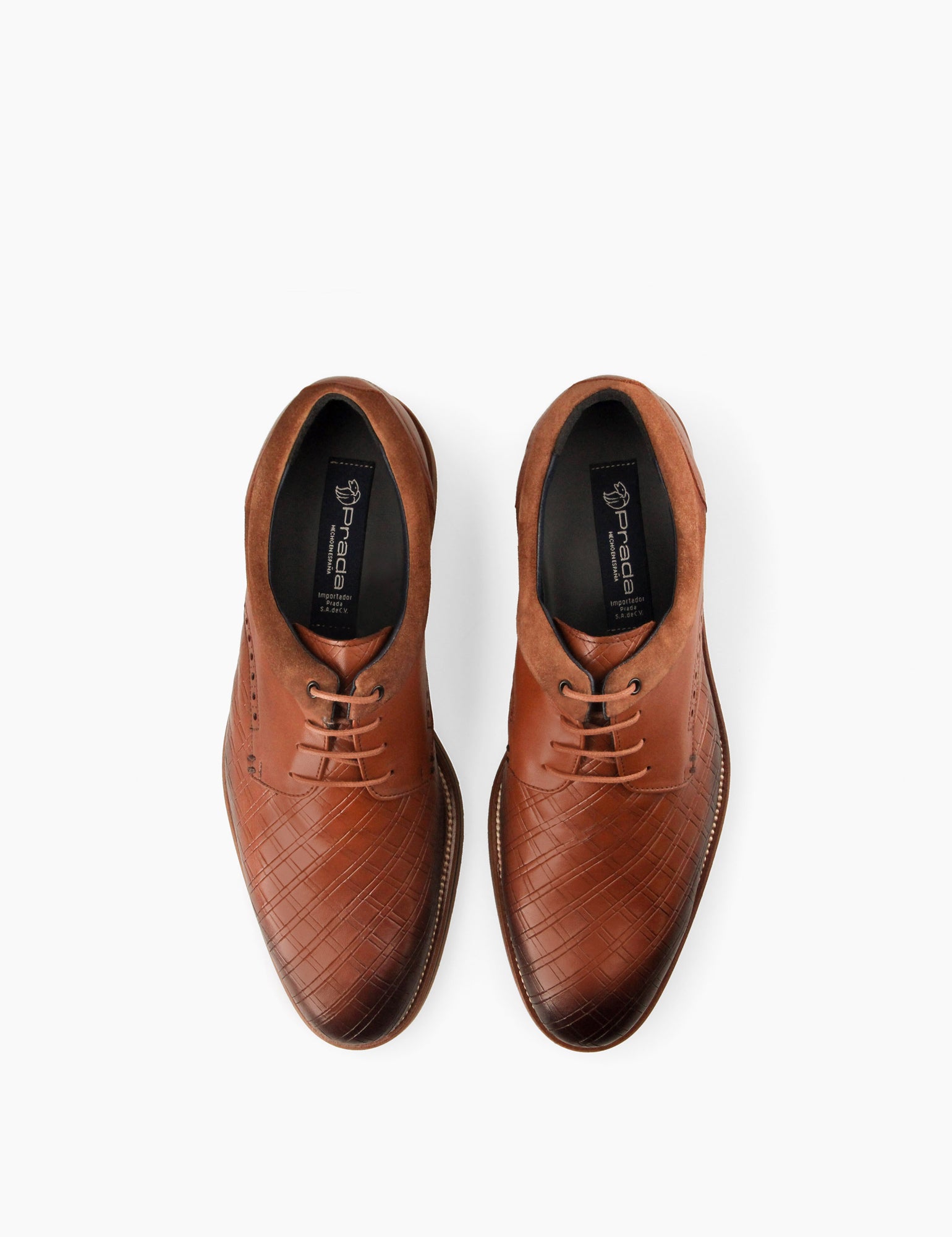 Blucher en piel con grabado mosaico color cuero