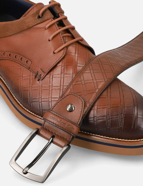 Blucher en piel con grabado mosaico color cuero
