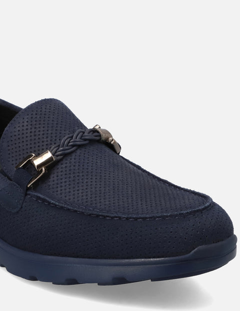 Mocasín en ante con hebilla náutica color marino