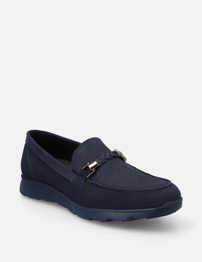 Mocasín en ante con hebilla náutica color marino