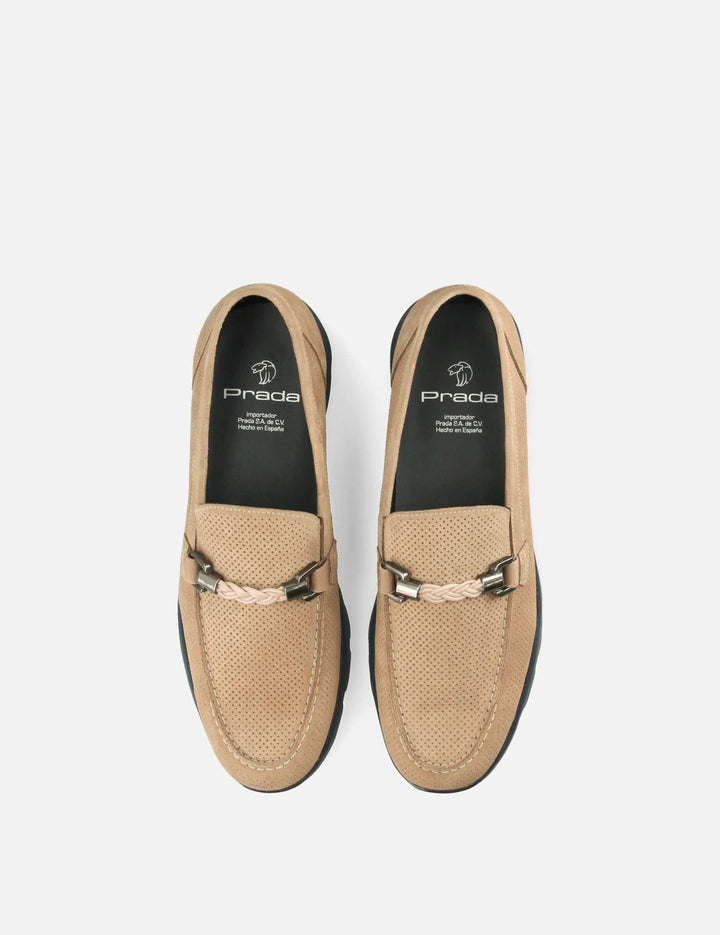 Mocasín en ante con hebilla náutica color beige