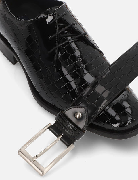 Blucher en charol con grabado coco color negro