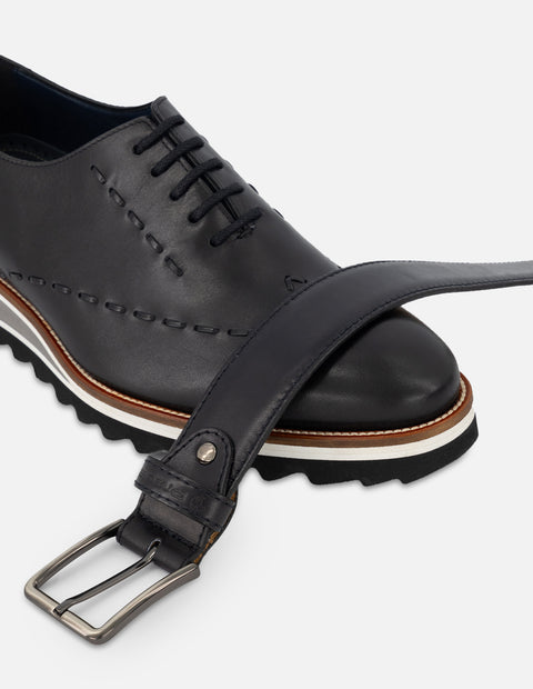 Oxford en piel napa color negro con pespuntes para hombre