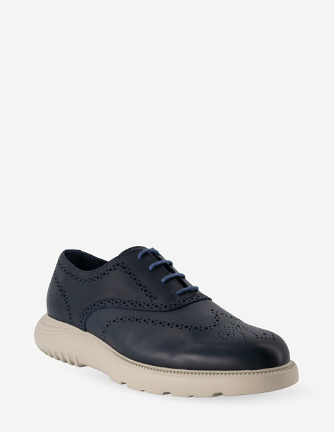 Oxford en piel con picado color azul para hombre