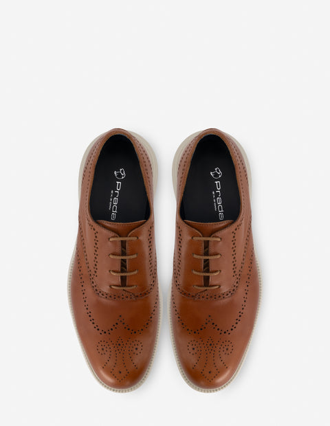 Oxford en piel con picado color cuero para hombre