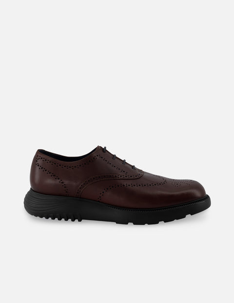 Oxford en piel napa color cuero con detalle en picado maría para hombre