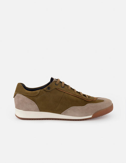 Sneaker en piel ante color kaki con punta y talón en contraste para hombre