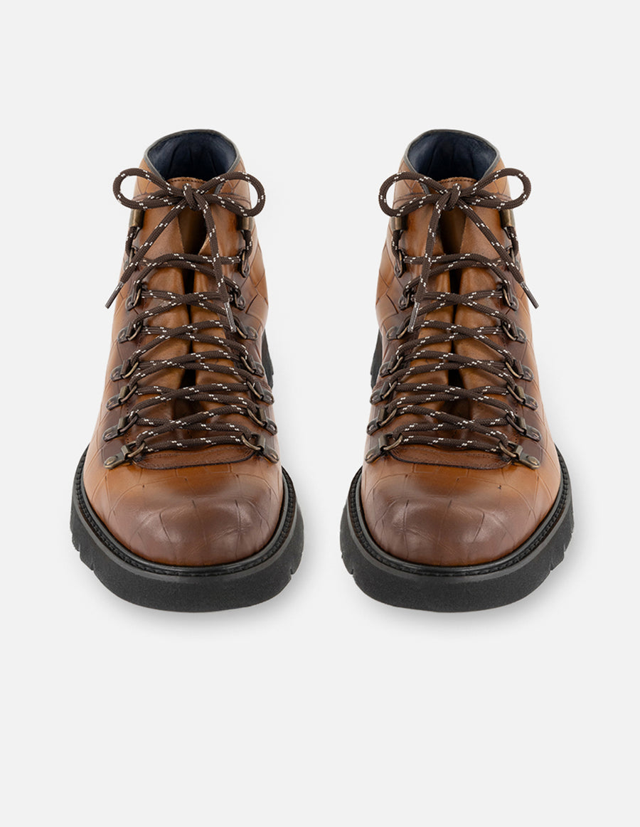 Botín de cordones en piel con grabado tipo coco color caoba para hombre