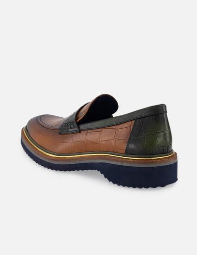 Mocasín en piel con grabado tipo coco en color caoba para hombre
