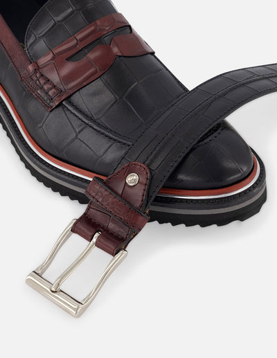 Mocasín en piel con grabado tipo coco en color vino para hombre