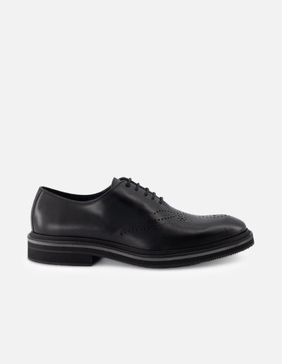 Oxford de piel con grabado tipo coco en color negro para hombre