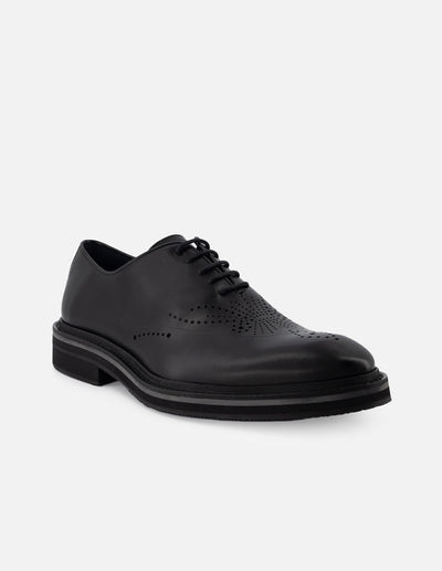Oxford de piel con grabado tipo coco en color negro para hombre