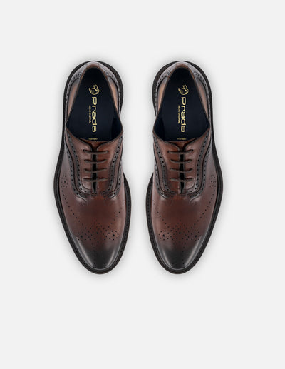Oxford de piel color caoba con picado María y ensombrecidos para hombre